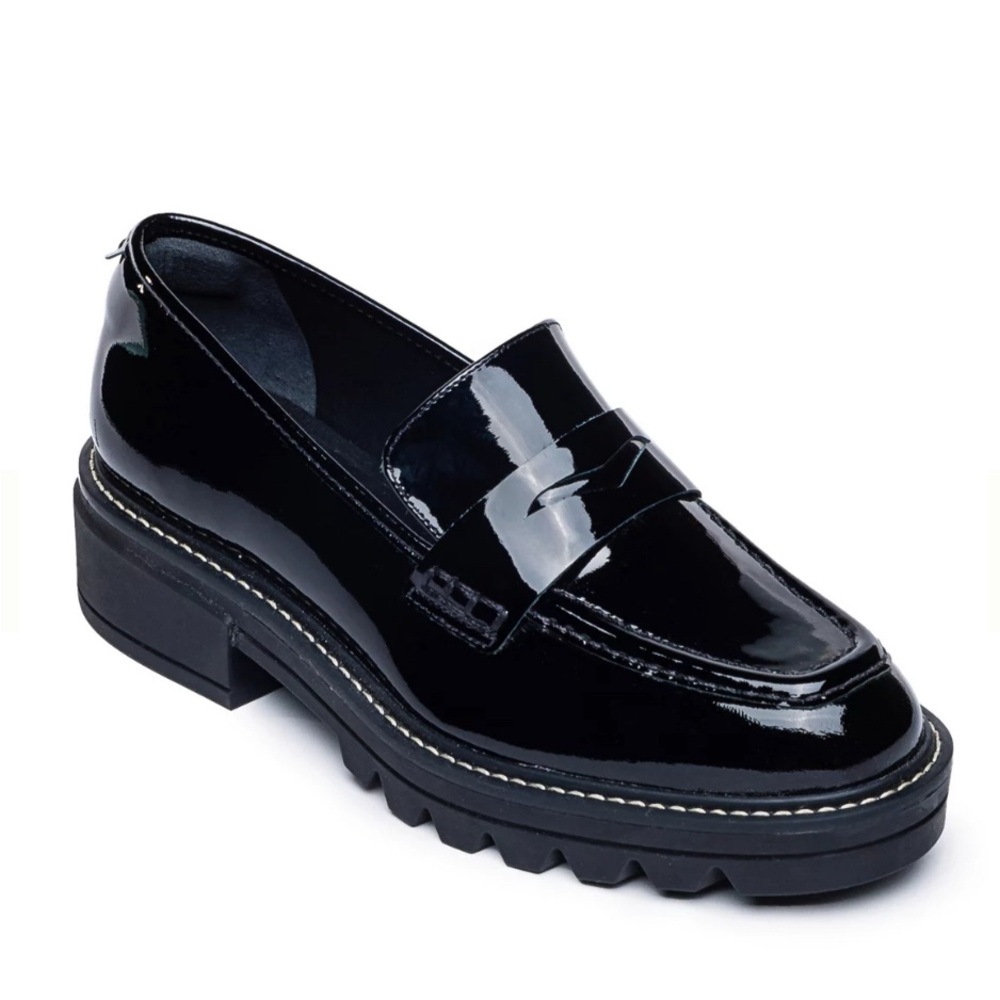 Bernardo Women’s Black Patent Chandler Oxford Loafers…Never worn!
